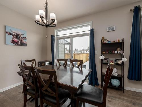 814 Invermere Crt, Kamloops, BC - Indoor Photo Showing Dining Room