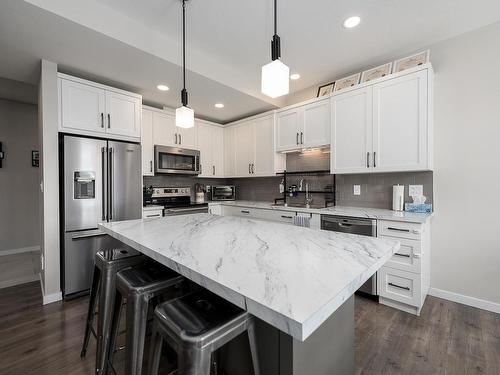 814 Invermere Crt, Kamloops, BC - Indoor Photo Showing Kitchen