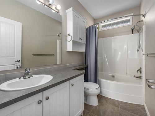 44-1900 Ord Rd, Kamloops, BC - Indoor Photo Showing Bathroom