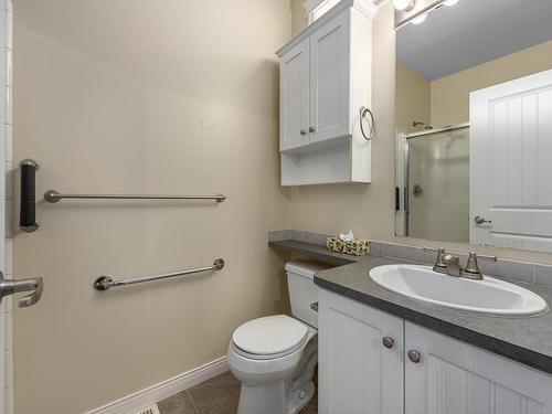 44-1900 Ord Rd, Kamloops, BC - Indoor Photo Showing Bathroom