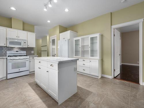 44-1900 Ord Rd, Kamloops, BC - Indoor Photo Showing Kitchen