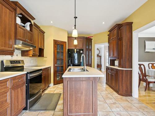 Kitchen - 2631 Rue Principale, Sainte-Julie, QC - Indoor Photo Showing Kitchen With Double Sink