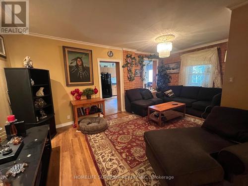 4241 Hwy 7, Asphodel-Norwood (Norwood), ON - Indoor Photo Showing Living Room