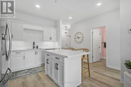 201 - 529 South Pelham Road, Welland, ON - Indoor Photo Showing Kitchen With Upgraded Kitchen