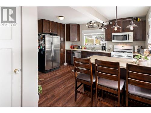 170 Mugford Road, Kelowna, BC - Indoor Photo Showing Kitchen