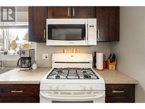 170 Mugford Road, Kelowna, BC - Indoor Photo Showing Kitchen