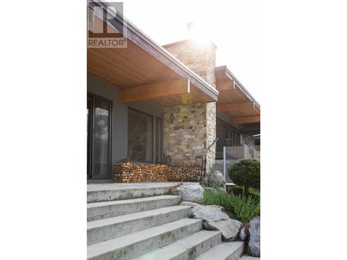 5940  3A Highway, Nelson, BC - Outdoor