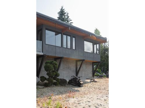 5940 Highway 3A, Nelson, BC - Outdoor