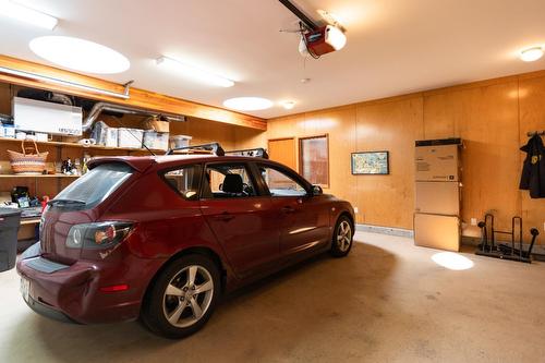 5940 Highway 3A, Nelson, BC - Indoor Photo Showing Garage