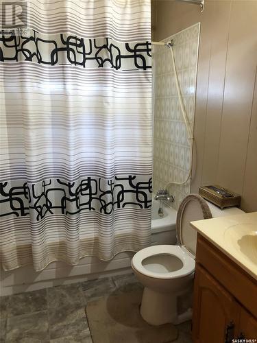 454 2Nd Avenue Ne, Preeceville, SK - Indoor Photo Showing Bathroom