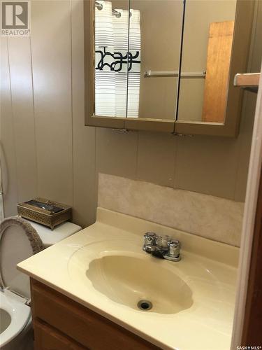 454 2Nd Avenue Ne, Preeceville, SK - Indoor Photo Showing Bathroom