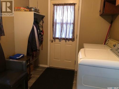 454 2Nd Avenue Ne, Preeceville, SK - Indoor Photo Showing Laundry Room