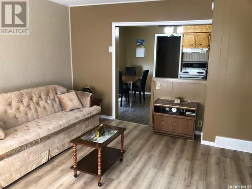 454 2Nd Avenue Ne, Preeceville, SK - Indoor Photo Showing Living Room