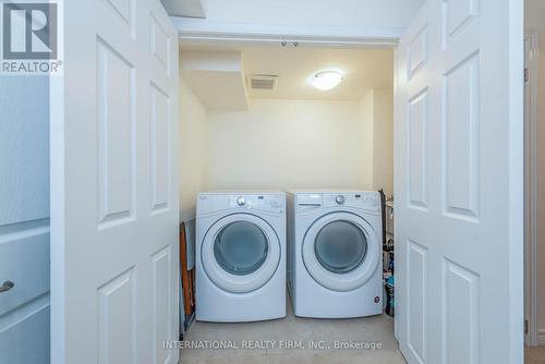 99 Huguenot Road, Oakville, ON - Indoor Photo Showing Laundry Room