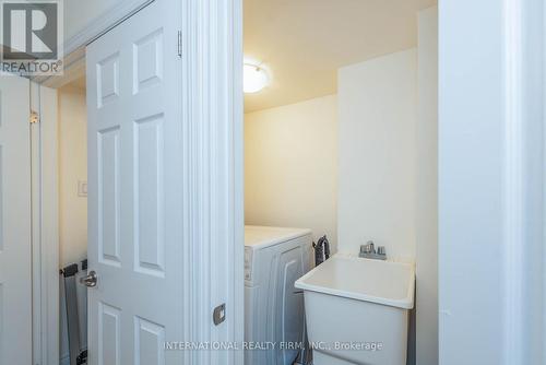 99 Huguenot Road, Oakville, ON - Indoor Photo Showing Laundry Room