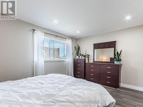 124 - 180 Mississauga Valley Boulevard, Mississauga (Mississauga Valleys), ON - Indoor Photo Showing Bedroom