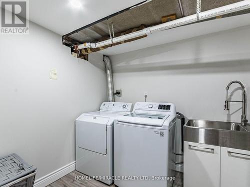 124 - 180 Mississauga Valley Boulevard, Mississauga (Mississauga Valleys), ON - Indoor Photo Showing Laundry Room