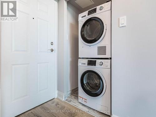 604 - 1270 Maple Crossing Boulevard, Burlington (Brant), ON - Indoor Photo Showing Laundry Room