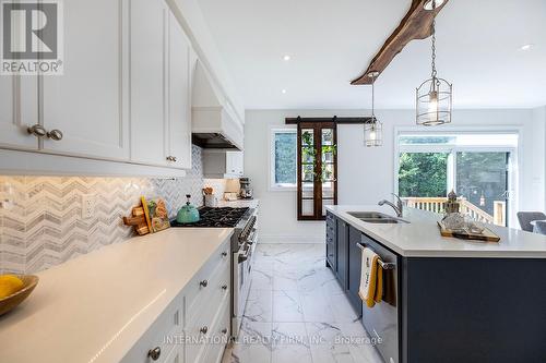 82 Hennessey Crescent, Kawartha Lakes, ON - Indoor Photo Showing Kitchen With Double Sink With Upgraded Kitchen