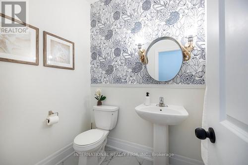 82 Hennessey Crescent, Kawartha Lakes, ON - Indoor Photo Showing Bathroom