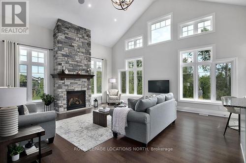 128 Timber Lane, Blue Mountains, ON - Indoor Photo Showing Living Room With Fireplace