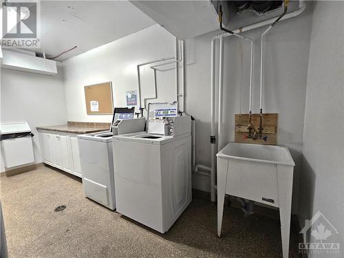 154 Nelson Street Unit#401, Ottawa, ON - Indoor Photo Showing Laundry Room