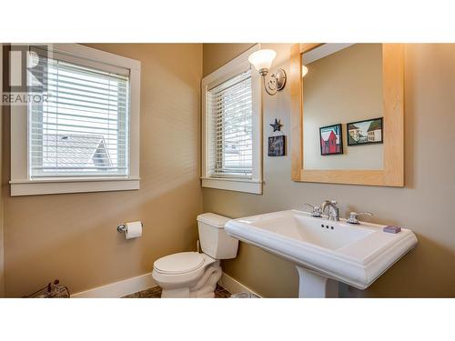 251 Predator Ridge Drive Unit# 36, Vernon, BC - Indoor Photo Showing Bathroom