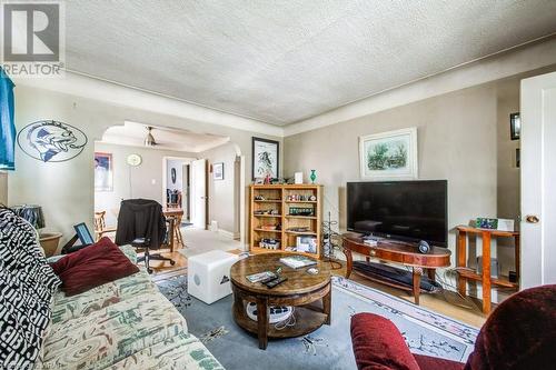 1121 Trafalgar Street, London, ON - Indoor Photo Showing Living Room