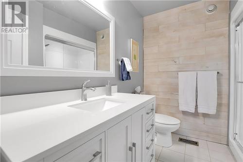 100 Seventh Avenue, Arnprior, ON - Indoor Photo Showing Bathroom