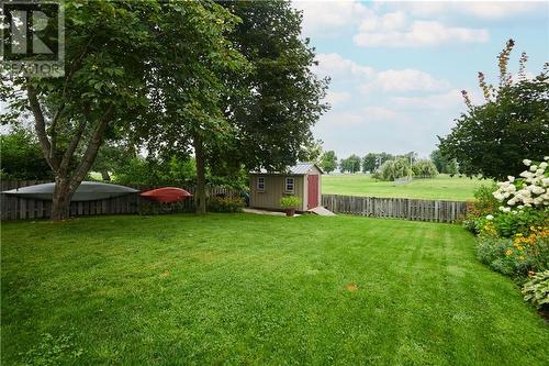 Large fenced in rear yard - 100 Seventh Avenue, Arnprior, ON - Outdoor