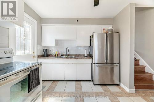 830 Upper Wellington Street, Hamilton (Centremount), ON - Indoor Photo Showing Kitchen With Double Sink