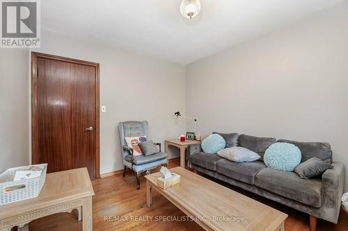 830 Upper Wellington Street, Hamilton (Centremount), ON - Indoor Photo Showing Living Room