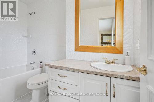 19 Meadowbrook Crescent, St. Catharines (Fairview), ON - Indoor Photo Showing Bathroom