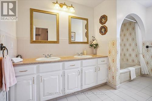 19 Meadowbrook Crescent, St. Catharines (Fairview), ON - Indoor Photo Showing Bathroom