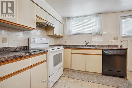 19 Meadowbrook Crescent, St. Catharines (Fairview), ON - Indoor Photo Showing Kitchen