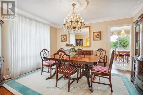 19 Meadowbrook Crescent, St. Catharines, ON - Indoor Photo Showing Dining Room