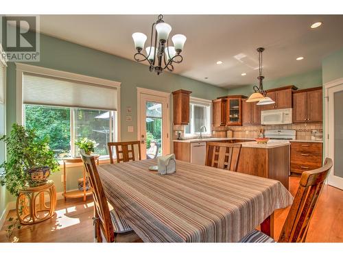 630 20 Street Ne, Salmon Arm, BC - Indoor Photo Showing Dining Room