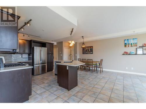 100 Lakeshore Drive W Unit# 714, Penticton, BC - Indoor Photo Showing Kitchen