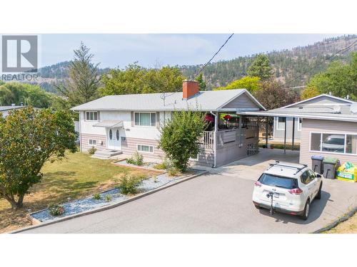 158 -160 Cariboo Road, Kelowna, BC - Outdoor