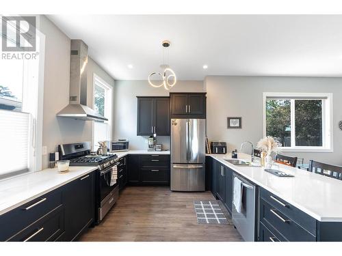 158 -160 Cariboo Road, Kelowna, BC - Indoor Photo Showing Kitchen With Upgraded Kitchen