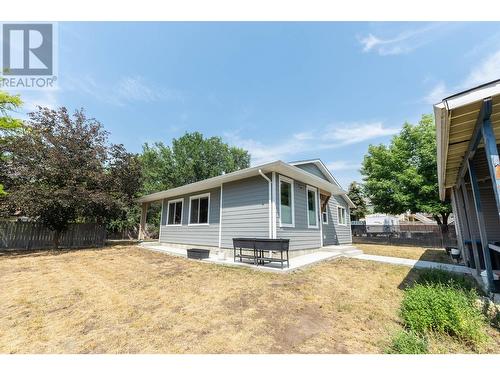 158 -160 Cariboo Road, Kelowna, BC - Outdoor