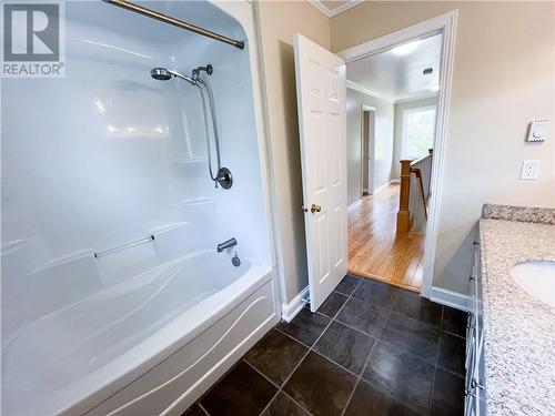 14 Amberwood Court, Moncton, NB - Indoor Photo Showing Bathroom