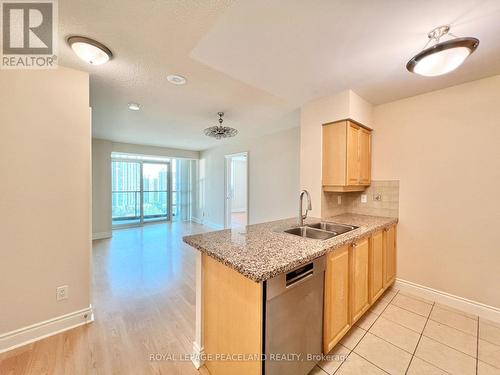 1404 - 15 Greenview Avenue, Toronto (Newtonbrook West), ON - Indoor Photo Showing Kitchen With Double Sink