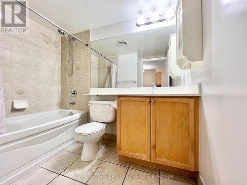 1404 - 15 Greenview Avenue, Toronto (Newtonbrook West), ON - Indoor Photo Showing Bathroom