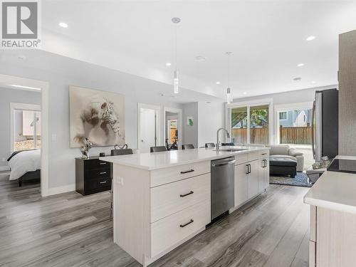 229 Tupman Crescent, Kelowna, BC - Indoor Photo Showing Kitchen With Upgraded Kitchen