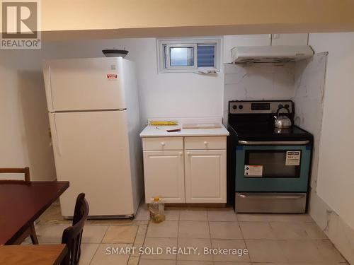 Bsmt - 15 Deerford Road, Toronto (Don Valley Village), ON - Indoor Photo Showing Kitchen