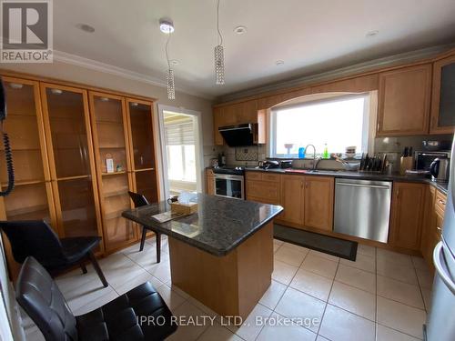 Primbdr - 56 Morewood Crescent, Toronto (Bayview Village), ON - Indoor Photo Showing Kitchen With Double Sink