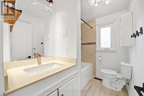 22 Rupert Street, Toronto (Clairlea-Birchmount), ON - Indoor Photo Showing Bathroom