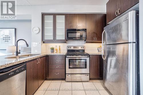 312 - 131 Upper Duke Crescent, Markham (Unionville), ON - Indoor Photo Showing Kitchen With Double Sink With Upgraded Kitchen