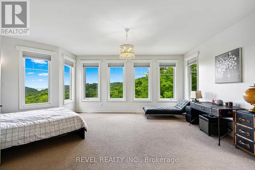 10 Valleycrest Drive, Oro-Medonte, ON - Indoor Photo Showing Bedroom